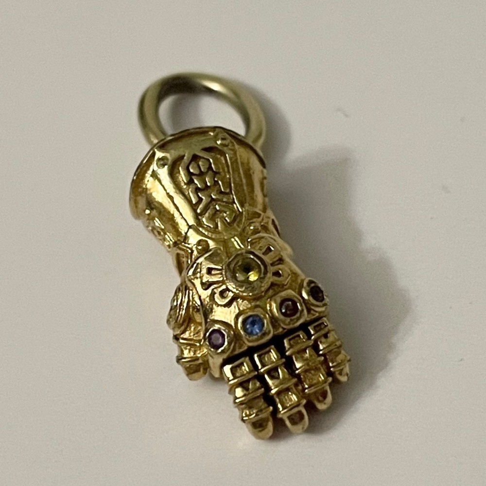 Pandora Marvel The Avengers Infinity Gauntlet Charm